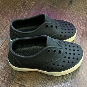Native Jefferson Slip On‎ Shoes Perforated Casual Comfort Black White Toddler C7